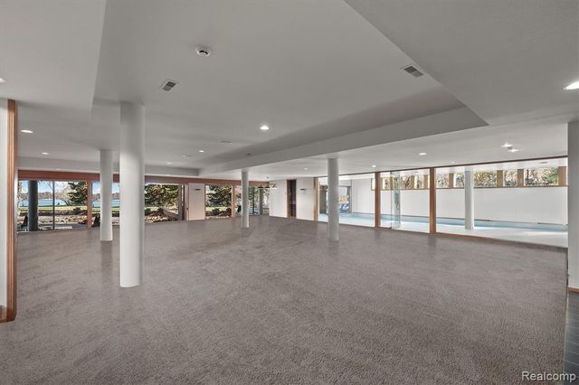 3317 W Shore Drive, Orchard Lake, MI 48324