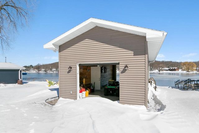 W11322 Red Cedar Drive, Lodi, WI 53555