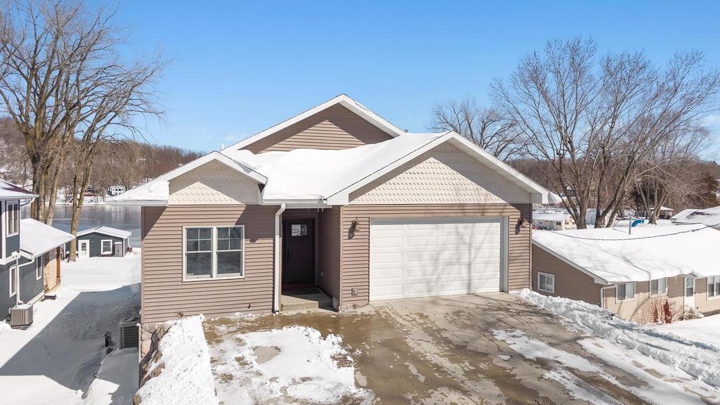 W11322 Red Cedar Drive, Lodi, WI 53555