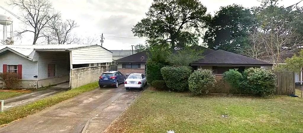 1102 Woods Drive, Liberty, TX 77575