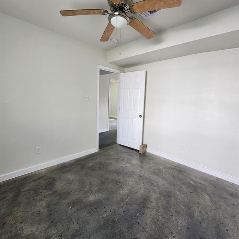 4710 Pelican Street 1, Hitchcock, TX 77563