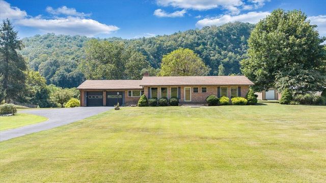 2015 Evergreen RD, Covington, VA 24426