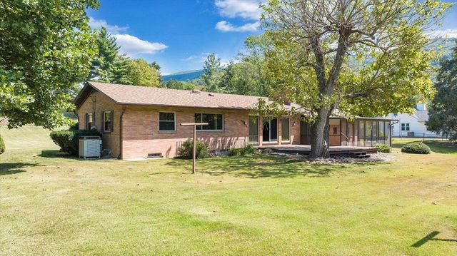 2015 Evergreen RD, Covington, VA 24426