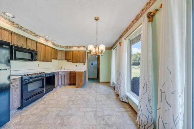 2015 Evergreen RD, Covington, VA 24426