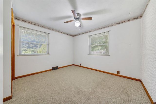 2015 Evergreen RD, Covington, VA 24426