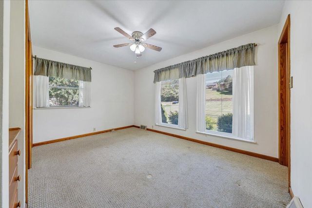 2015 Evergreen RD, Covington, VA 24426