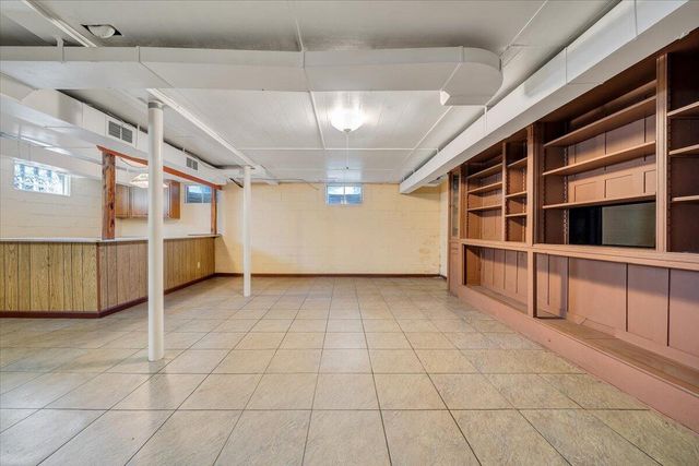 2015 Evergreen RD, Covington, VA 24426