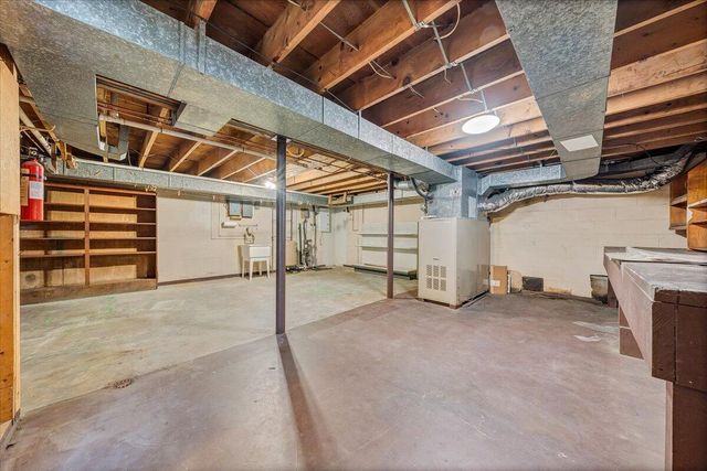 2015 Evergreen RD, Covington, VA 24426