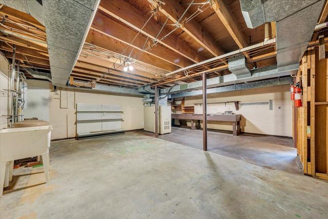 2015 Evergreen RD, Covington, VA 24426