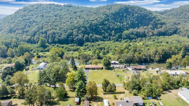 2015 Evergreen RD, Covington, VA 24426