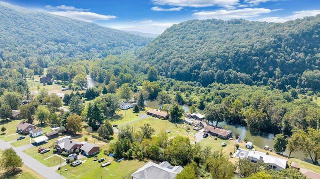 2015 Evergreen RD, Covington, VA 24426