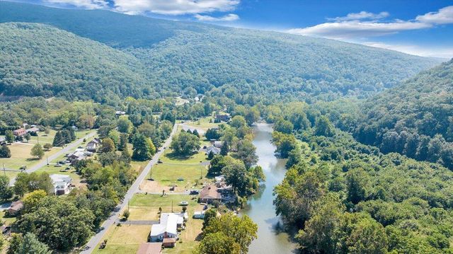 2015 Evergreen RD, Covington, VA 24426