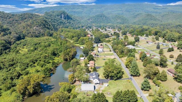 2015 Evergreen RD, Covington, VA 24426