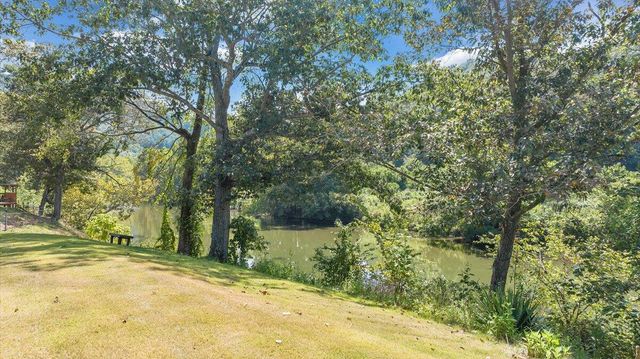 2015 Evergreen RD, Covington, VA 24426