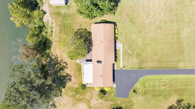 2015 Evergreen RD, Covington, VA 24426