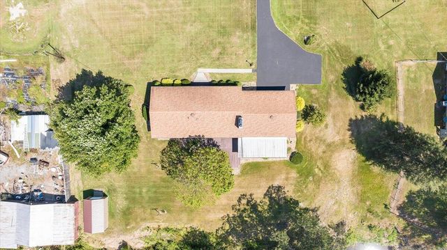 2015 Evergreen RD, Covington, VA 24426