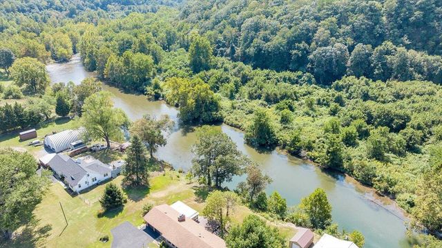 2015 Evergreen RD, Covington, VA 24426