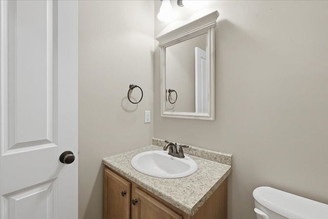 18 Hawthorne Drive, Auburn, NH 03032
