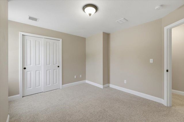 18 Hawthorne Drive, Auburn, NH 03032