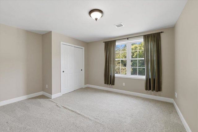 18 Hawthorne Drive, Auburn, NH 03032