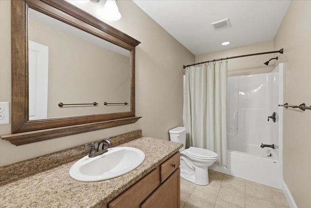 18 Hawthorne Drive, Auburn, NH 03032