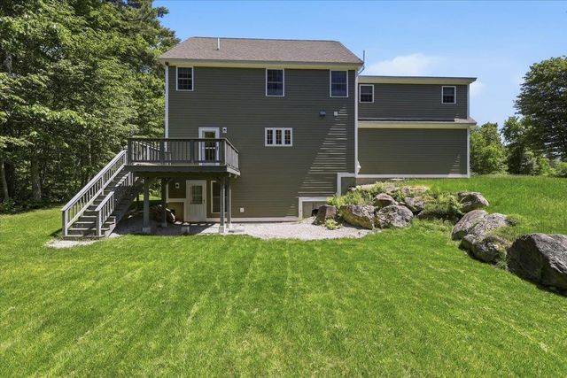 18 Hawthorne Drive, Auburn, NH 03032