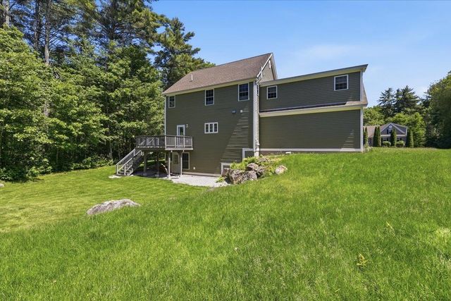 18 Hawthorne Drive, Auburn, NH 03032