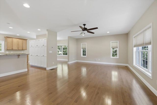 18 Hawthorne Drive, Auburn, NH 03032
