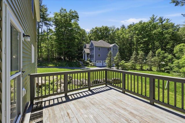 18 Hawthorne Drive, Auburn, NH 03032