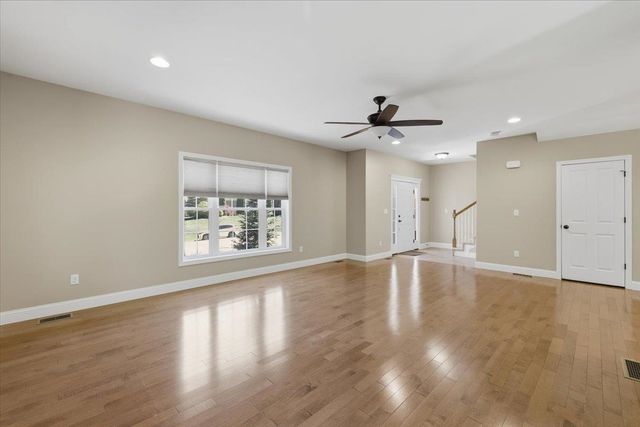 18 Hawthorne Drive, Auburn, NH 03032