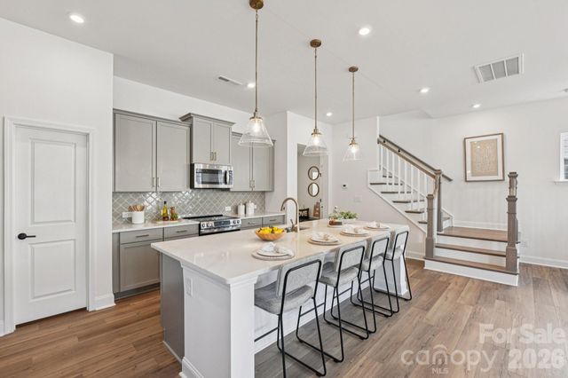 7422 Westrow Avenue, Charlotte, NC 28278
