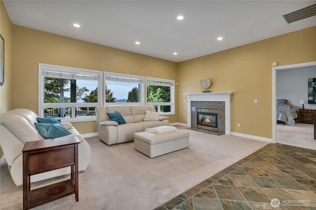 2504 5th Street NW, Gig Harbor, WA 98335