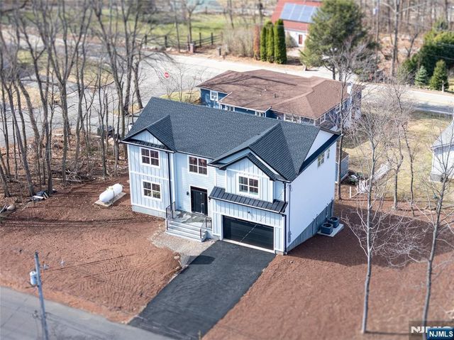 15 Walker Avenue, West Milford, NJ 07480