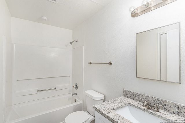 17018 Cortland Rdg, San Antonio, TX 78247