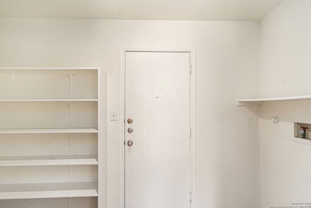 17018 Cortland Rdg, San Antonio, TX 78247