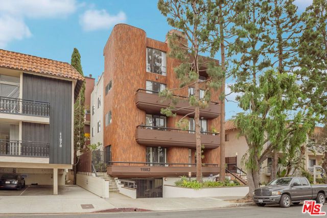 11982 Kiowa Avenue 307, Los Angeles, CA 90049
