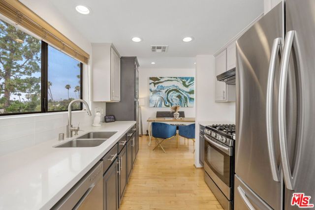 11982 Kiowa Avenue 307, Los Angeles, CA 90049