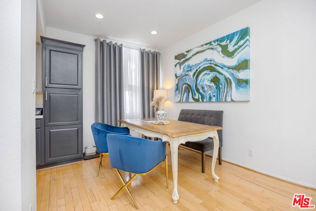 11982 Kiowa Avenue 307, Los Angeles, CA 90049