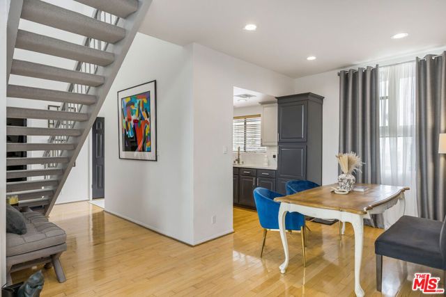11982 Kiowa Avenue 307, Los Angeles, CA 90049