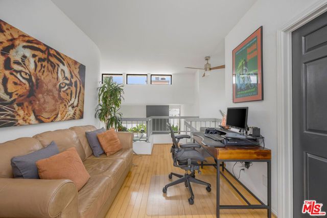11982 Kiowa Avenue 307, Los Angeles, CA 90049