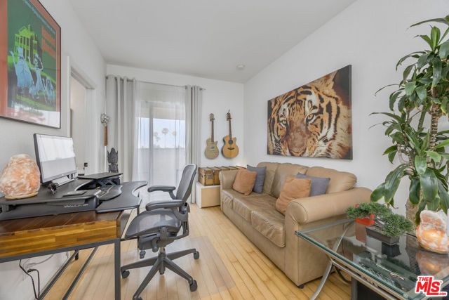 11982 Kiowa Avenue 307, Los Angeles, CA 90049