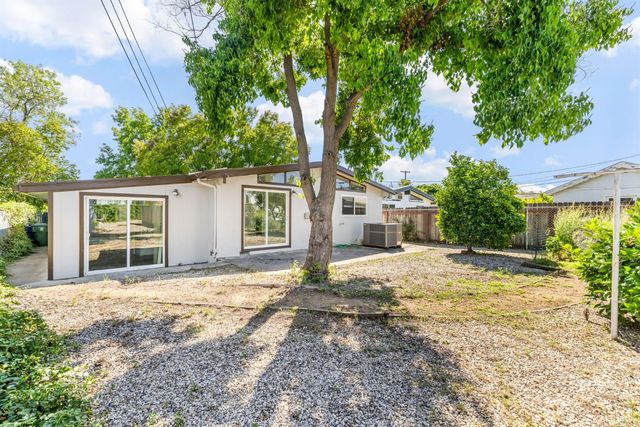 951 Duchow Way, Folsom, CA 95630