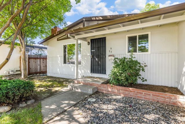 951 Duchow Way, Folsom, CA 95630