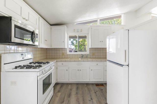 951 Duchow Way, Folsom, CA 95630