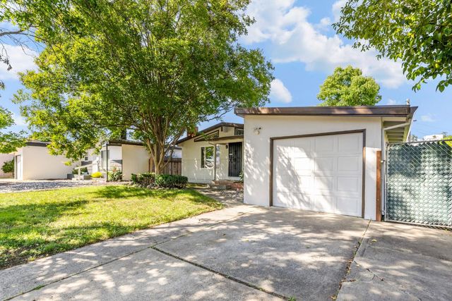 951 Duchow Way, Folsom, CA 95630