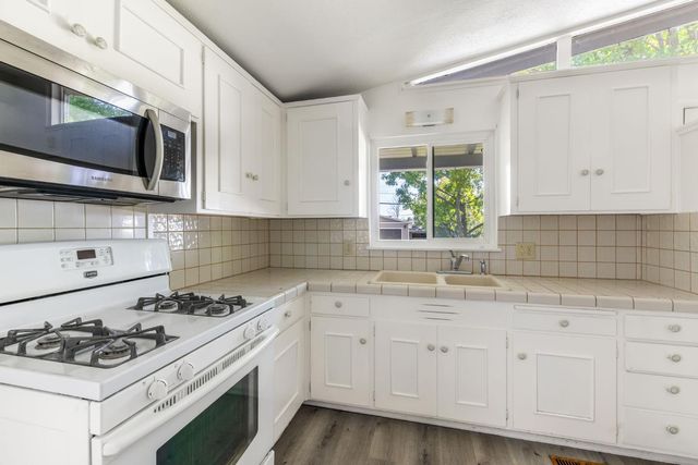 951 Duchow Way, Folsom, CA 95630