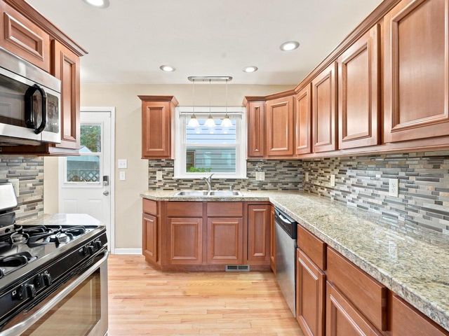 3334 N 98th STREET, Milwaukee, WI 53222