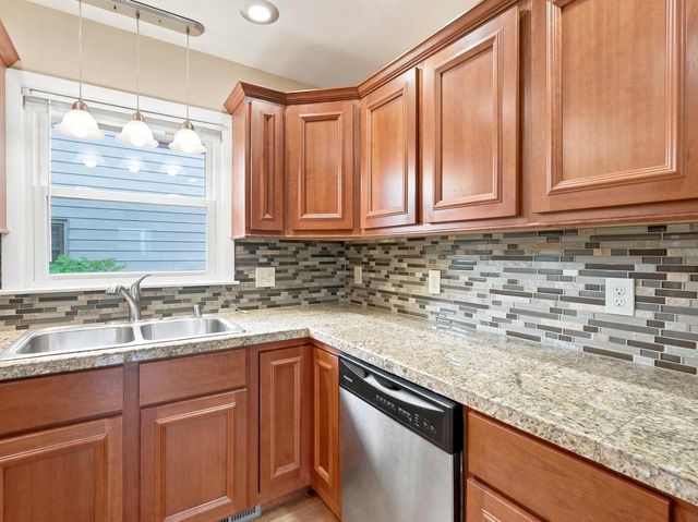 3334 N 98th STREET, Milwaukee, WI 53222