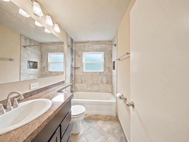 3334 N 98th STREET, Milwaukee, WI 53222