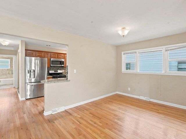 3334 N 98th STREET, Milwaukee, WI 53222